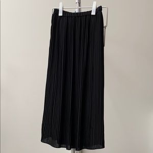 Uniqlo Pleated Skirt